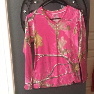 Long sleeve v neck T-shirt